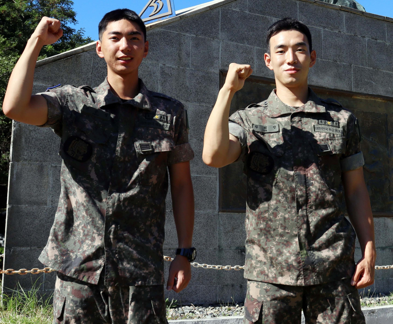 53사단 김희망 병장과 권준성 상병[뉴시스]