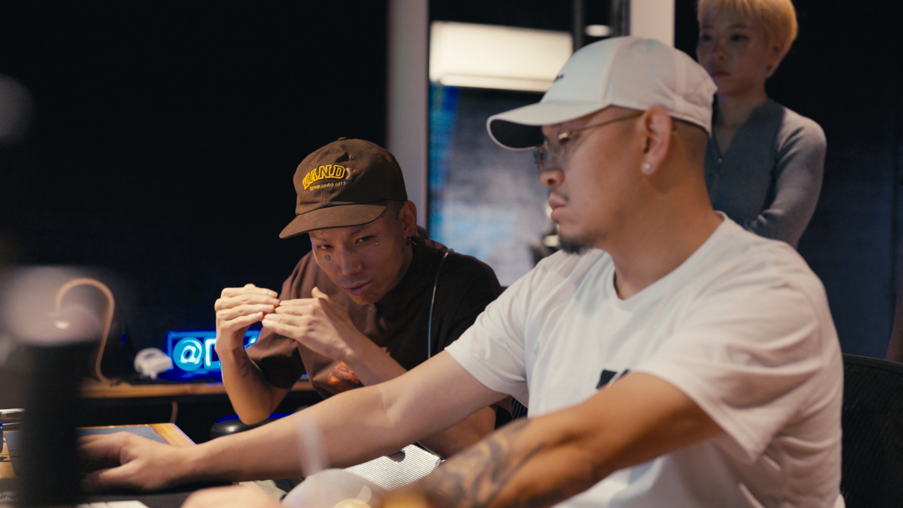 Yungin in the studio with Loopy in Korea (Hugh Hong/The Korea Herald)