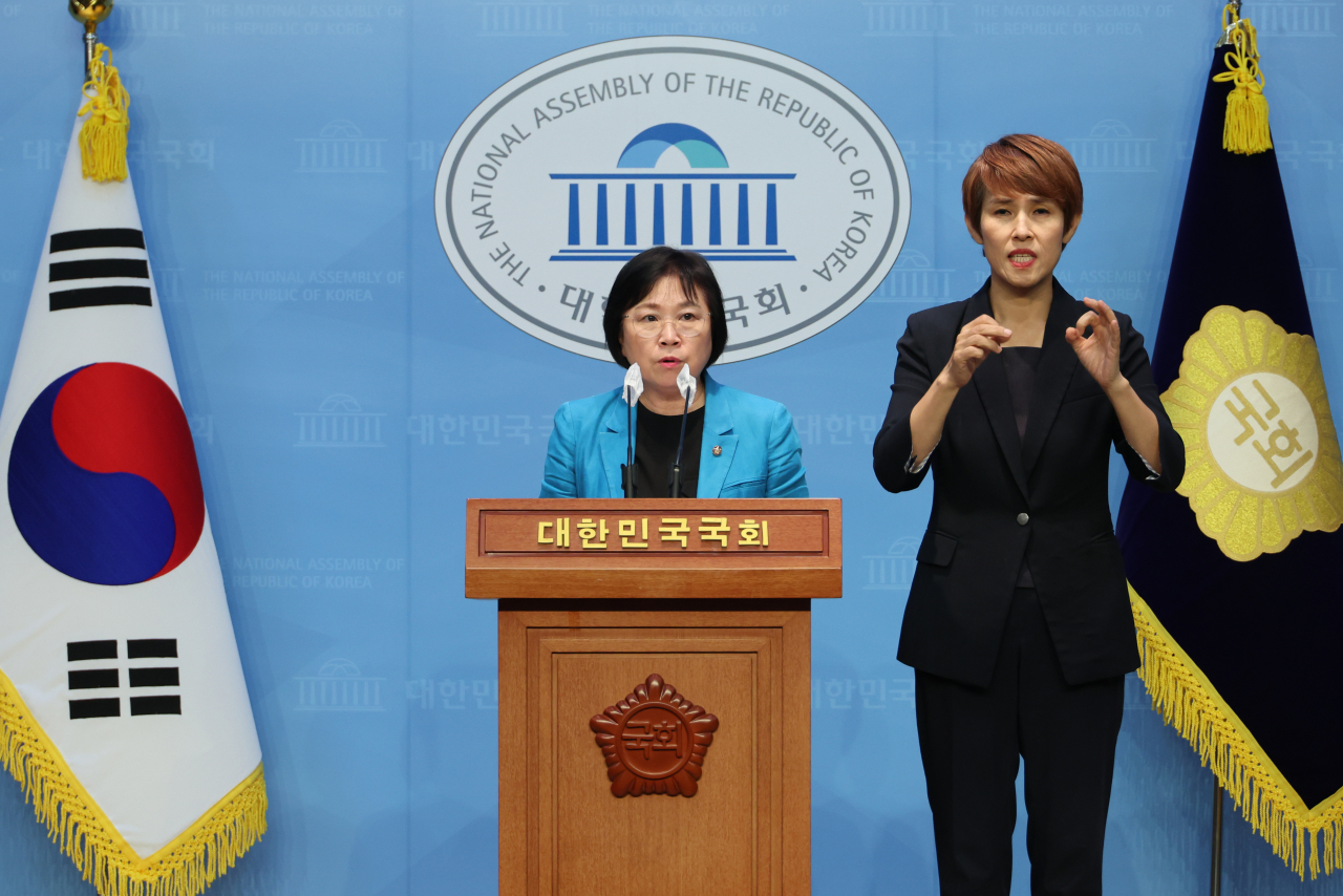 국회 과학기술정보방송통신위원회 더불어민주당 간사인 김현 의원이 31일 오후 국회 소통관에서 이진숙 방송통신위원장 탄핵소추안을 발의 계획을 내놓고 있다. [연합]