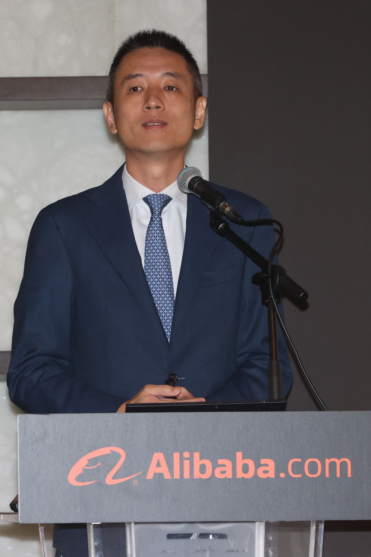 앤드류 정 알리바바닷컴 부대표가 22일 서울 중구 더플라자호텔에서 '한국 중소기업의 글로벌 판매 가속화 지원 기자간담회'를 하고 있다. [연합]