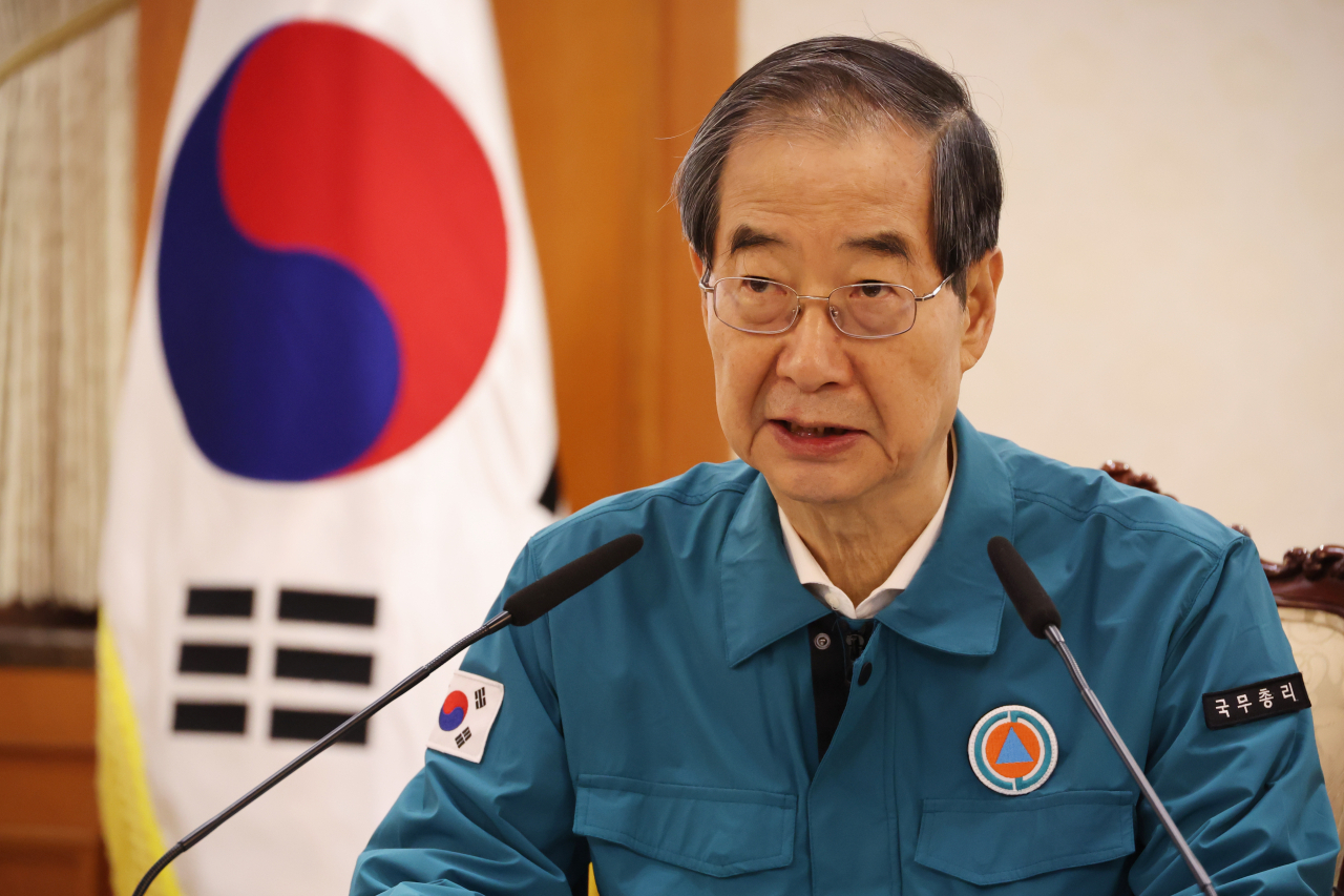 한덕수 국무총리가 7일 정부서울청사에서 열린 의사 집단행동 중앙재난안전대책본부 회의를 주재하고 있다.[연합]