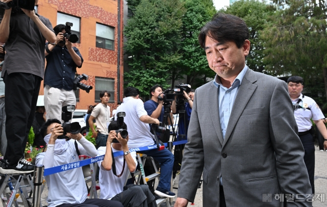 류화현 위메프 대표가 2일 오후 서울 서초구 서울회생법원에서 열린 기업회생 심문기일에 출석하고 있다.[임세준 기자]