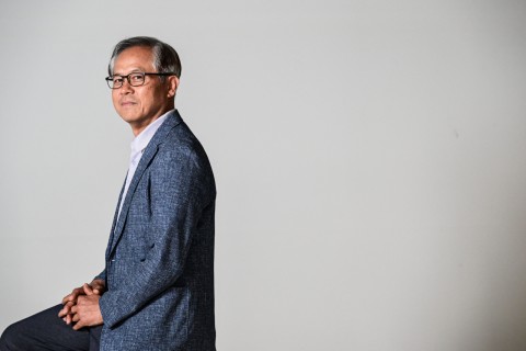 Son‘s mission to preserve memories of 93-year-old mom earns him unexpected recognition