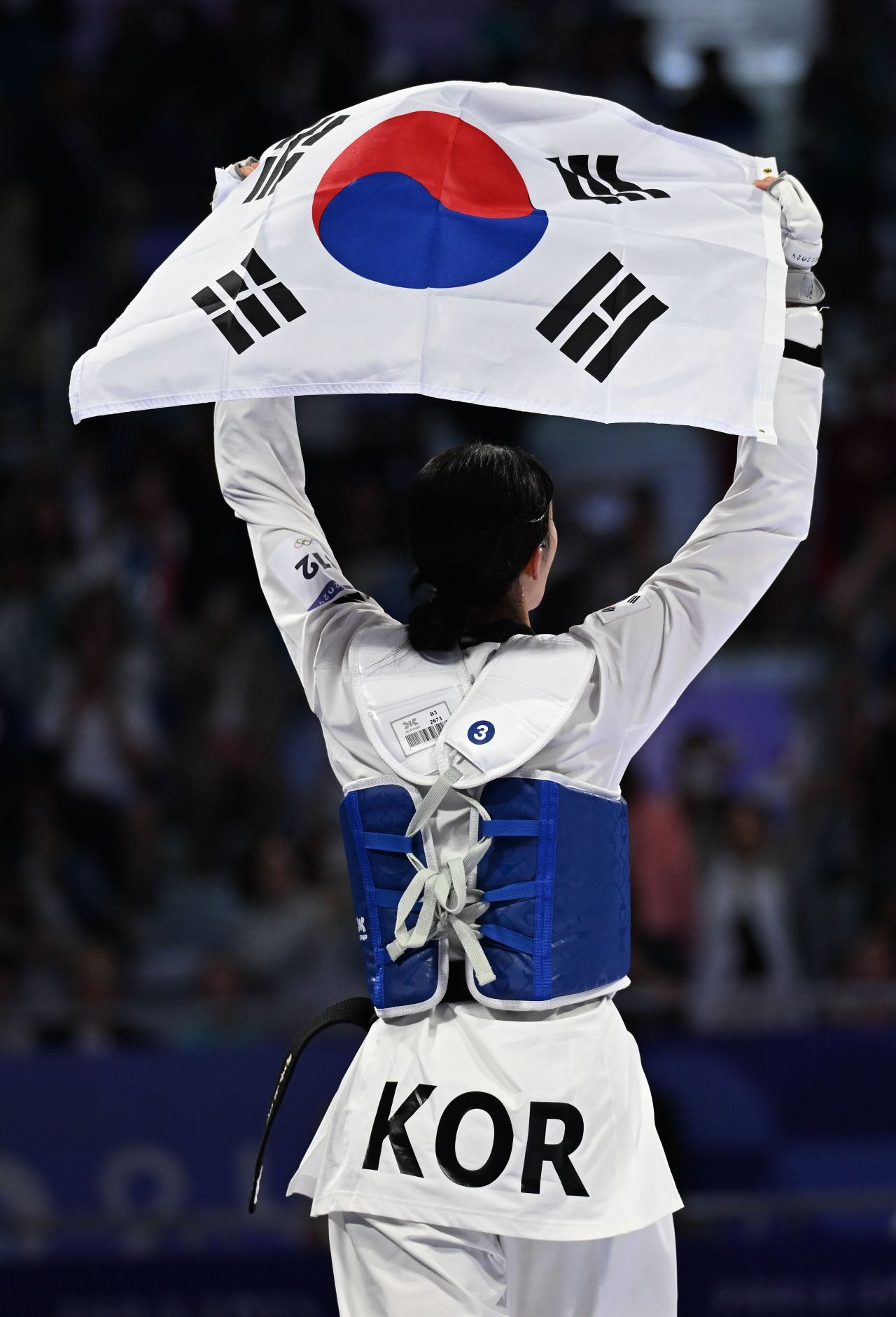 지난 8일 오후(현지시간) 프랑스 파리 그랑 팔레에서 진행된 2024 파리 올림픽 태권도 여자 57㎏급 결승 경기에서 김유진이 이란의 키야니찬데와의 경기에서 승리해 금메달을 획득한 뒤 기뻐하고 있다. 2024.8.8 파리=이상섭 기자