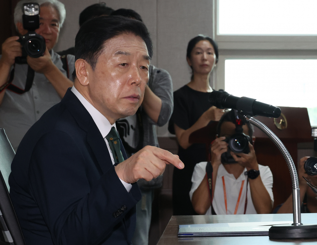 김형석 독립기념관장이 12일 서울지방보훈청에서 뉴라이트 성향 논란 관련 기자회견을 가졌다. [연합]