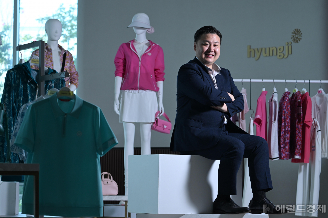 최준호 형지그룹 부회장이 12일 오후 인천 연수구 형지 본사에서 헤럴드경제와 인터뷰를 하고 있다. 인천=임세준 기자