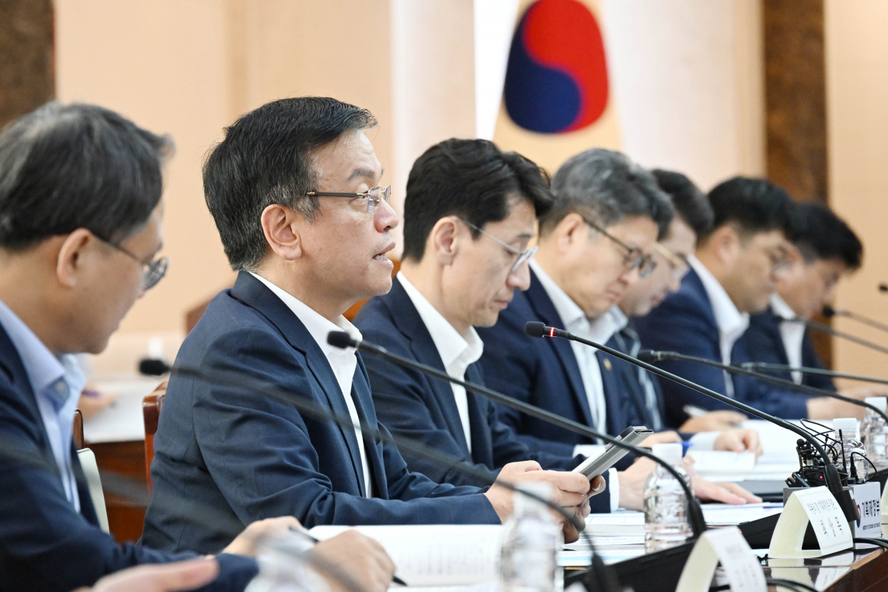 최상목 부총리 겸 기획재정부 장관이 14일 서울 종로구 정부서울청사에서 열린 국유재산정책심의위원회를 주재, 모두발언을 하고 있다. [기획재정부 제공]