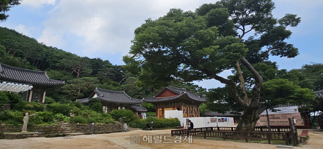 근현대사 눈물 간직한 강화도…최고(最古) 사찰 전등사 [정용식의 내 마음대로 사찰여행 비경 100선]