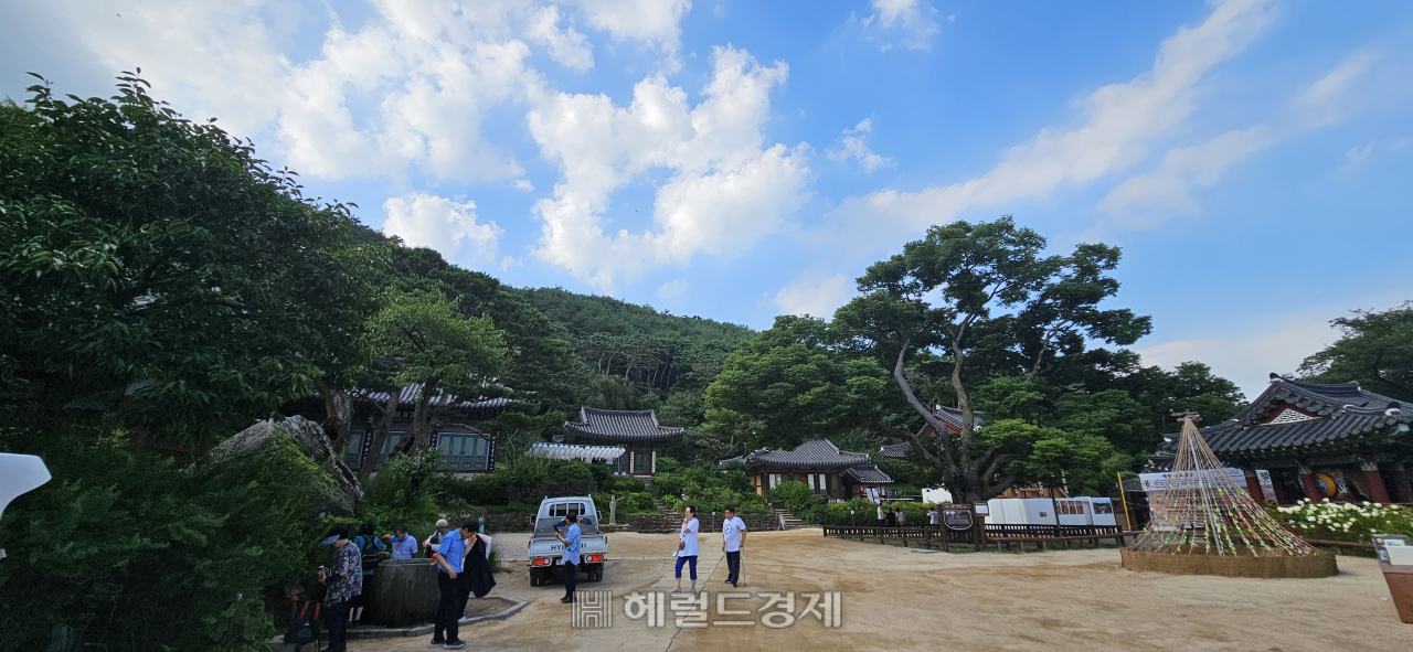 근현대사 눈물 간직한 강화도…최고(最古) 사찰 전등사 [정용식의 내 마음대로 사찰여행 비경 100선]