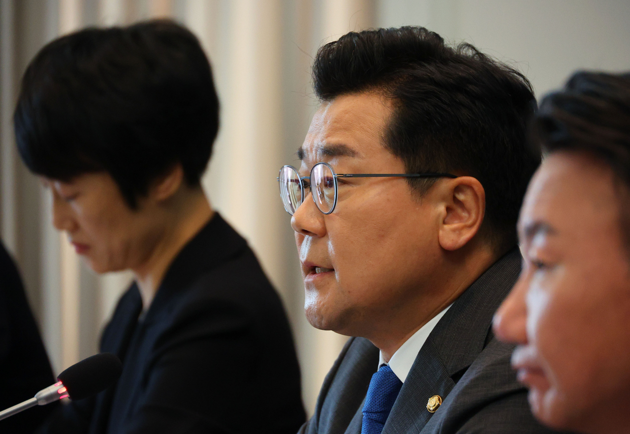박찬대 더불어민주당 당대표 직무대행 겸 원내대표가 16일 서울 중구 프레스센터에서 열린 관훈토론회에서 발언하고 있다. [연합]