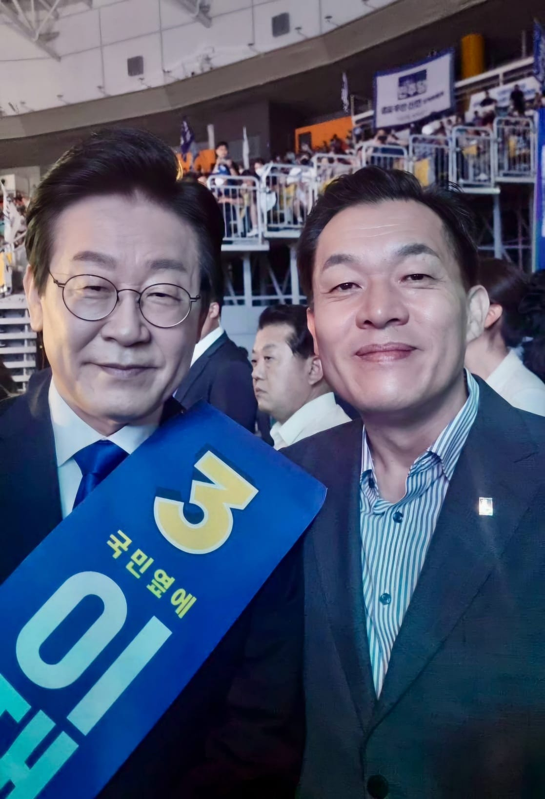 이재명 더민주 당대표(왼쪽)과 이재준 수원시장(오른쪽)