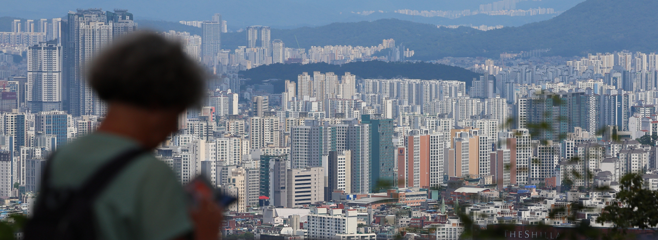 서울 남산에서 바라본 서울 아파트 단지 모습 [연합]