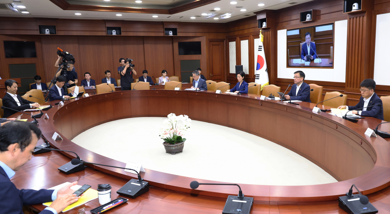 최상목 부총리 겸 기획재정부 장관이 21일 서울 종로구 정부서울청사에서 열린 경제관계장관회의에서 발언하고 있다. [연합]