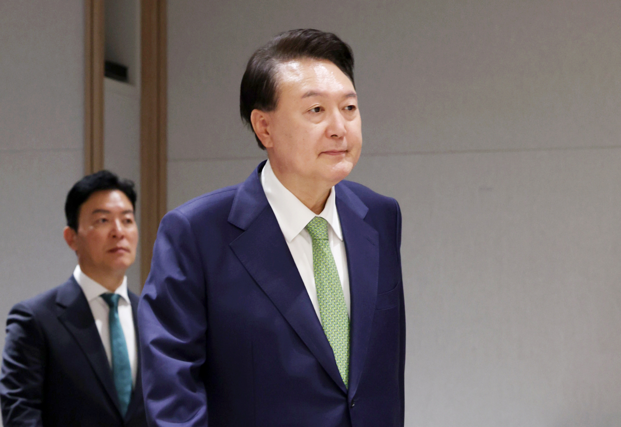 윤석열 대통령이 20일 서울 용산 대통령실 청사에서 열린 재외공관장 신임장 수여식에 입장하던 모습. [연합]