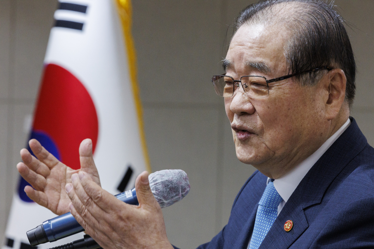이종찬 광복회장이 21일 오후 서울 여의도 광복회관에서 열린 대일청구권 사회공헌 학술토론회 개회식에 참석해 최근 대한민국 독립과 건국을 둘러싼 갈등에 대한 입장을 설명하고 있다. [연합]