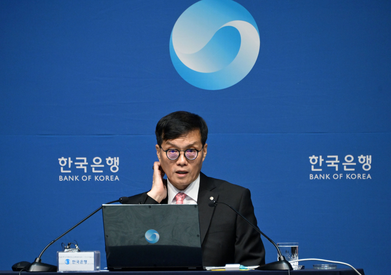 이창용 한국은행 총재가 22일 오전 서울 중구 한국은행에서 열린 통화정책방향 기자간담회에서 발언하고 있다. [연합]