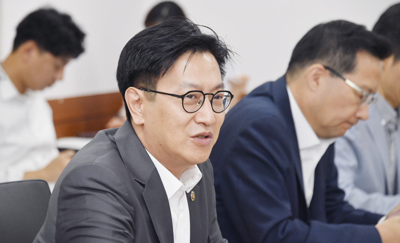 김범석 기획재정부 차관이 23일 오전 서울 종로구 정부서울청사에서 열린 '제31차 물가관계차관회의'를 주재, 모두발언을 하고 있다. [기획재정부 제공]