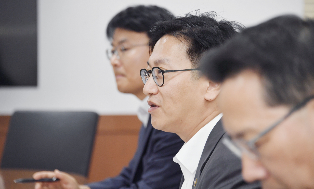 김범석 기획재정부 차관이 23일 오전 서울 종로구 정부서울청사에서 열린 '제5차 부동산 시장 및 공급상황 점검 TF 회의'를 주재, 모두발언을 하고 있다. [기획재정부 제공]