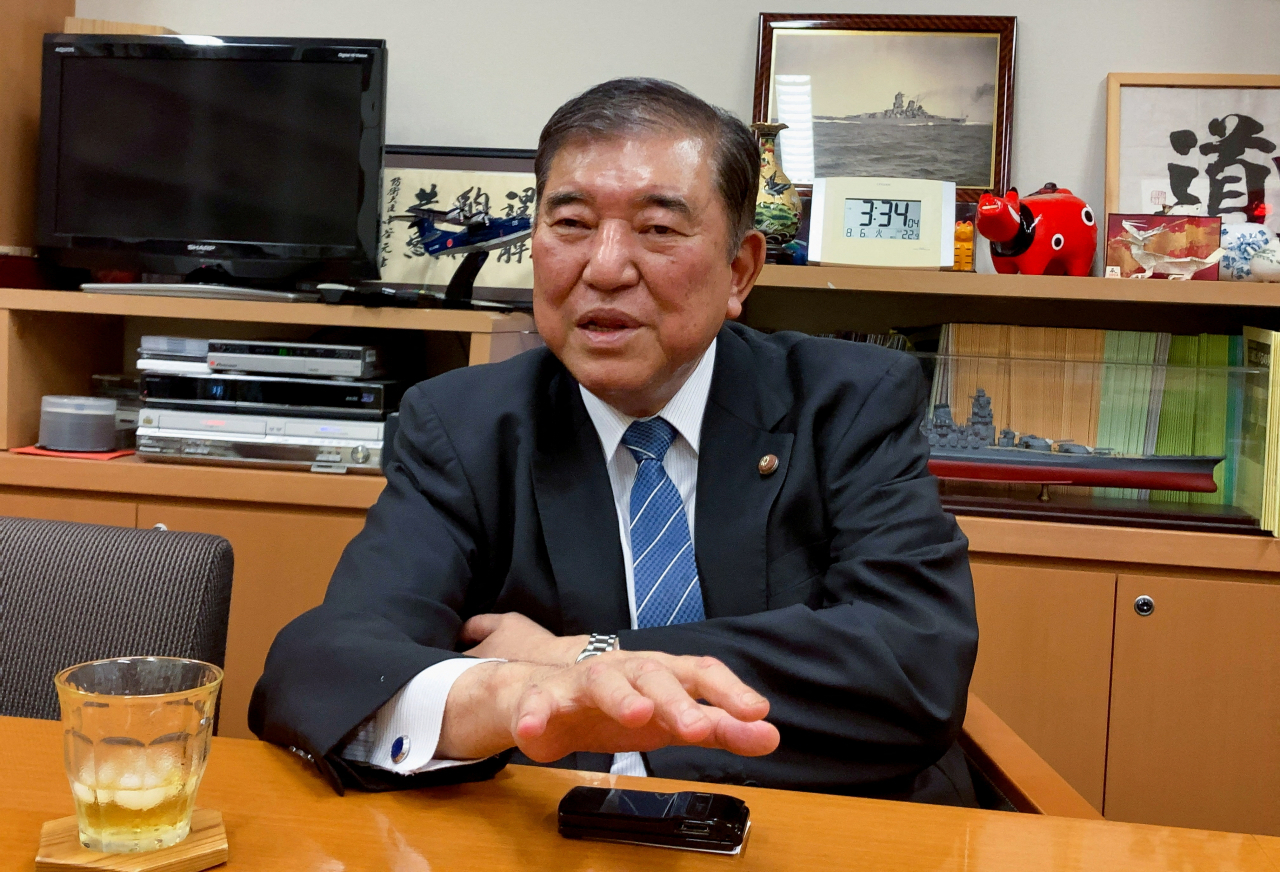 이시바 시게루 전 자민당 간사장이 지난달 6일 일본 도쿄에서 로이터와 인터뷰를 하고 있다. [로이터]