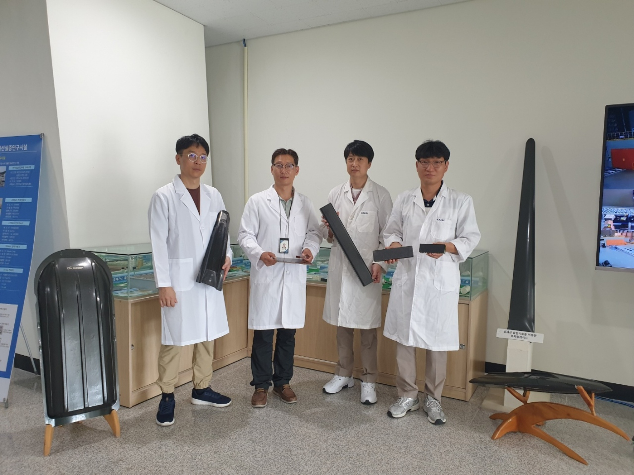 이종소재 접합기술을 개발한 한국원자력연구원 첨단방사선연구소 연구진.[한국원자력연구원 제공]