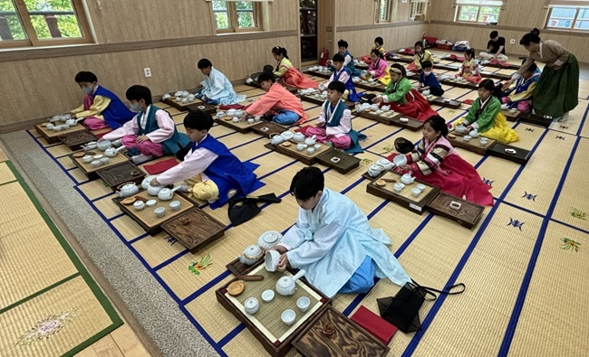순천시 선비문화체험학습관 다도 체험 자료 사진.