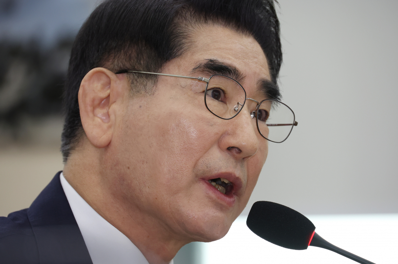 김용현 국방장관 후보자가 2일 국회에서 열린 인사청문회에서 질의에 답하고 있다. [연합]