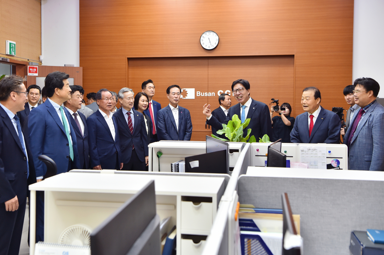 원스톱기업지원센터 이전 개소식 장면. [사진=부산시]