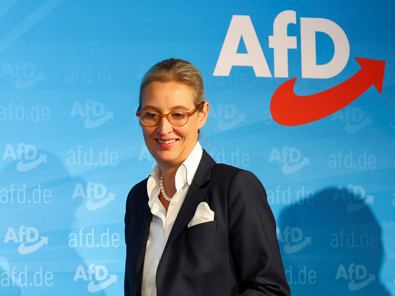 2일(현지시간) 독일을 위한 대안(AfD) 당의 공동대표인 알리스 바이델이 독일 베를린에서 선거가 끝난 후 기자회견을 하고 있다. [로이터]