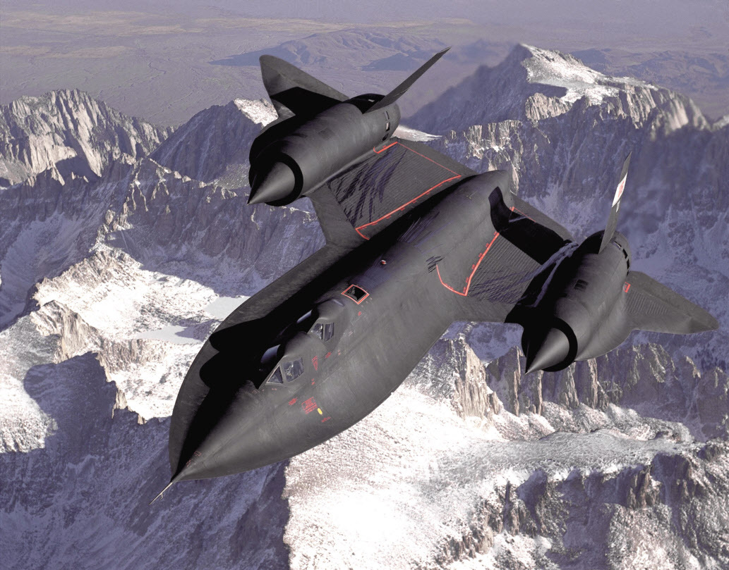 눈 덮인 미국 캘리포니아 남부 시에라 네바다 산맥을 비행하는 SR-71B 블랙버드. SR-71B는 SR-71의 훈련기 버전이다.     [미공군]
