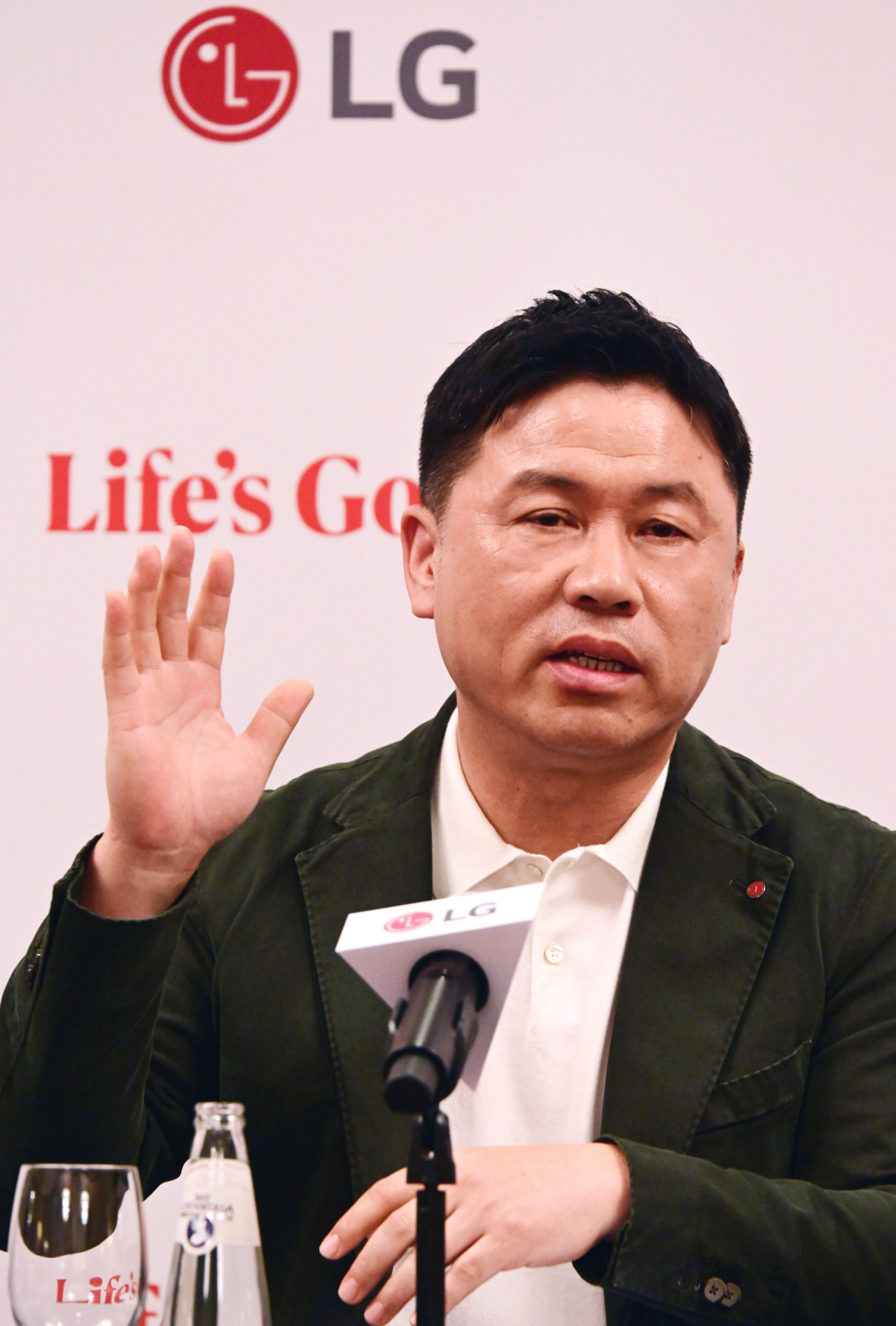 류재철 LG전자 H&A사업본부장(사장)이 유럽 최대 가전전시회 IFA 2024가 열리는 독일 베를린에서 지난 5일 기자간담회를 갖고 있다. [LG전자 제공]