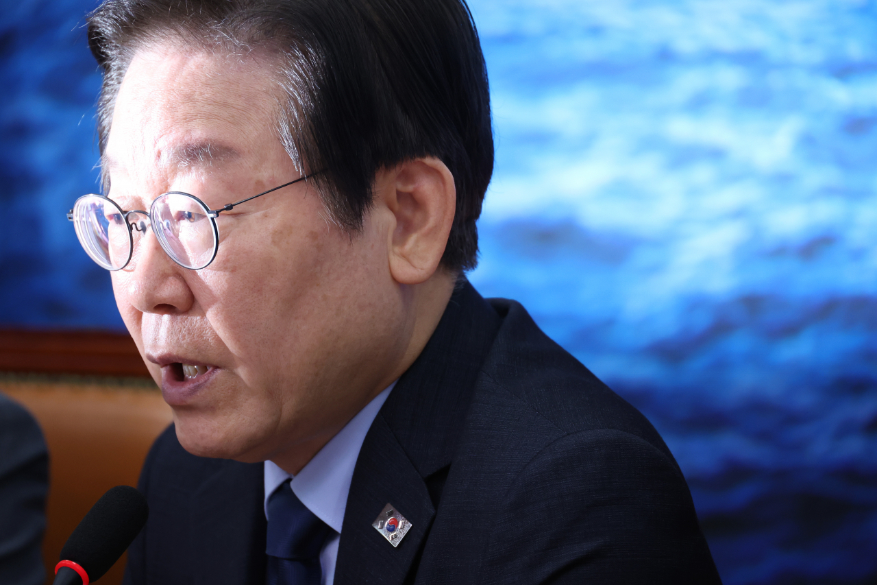이재명 더불어민주당 대표가 6일 국회에서 열린 최고위원회의에서 의료대란 관련 발언을 하고 있다. [연합]