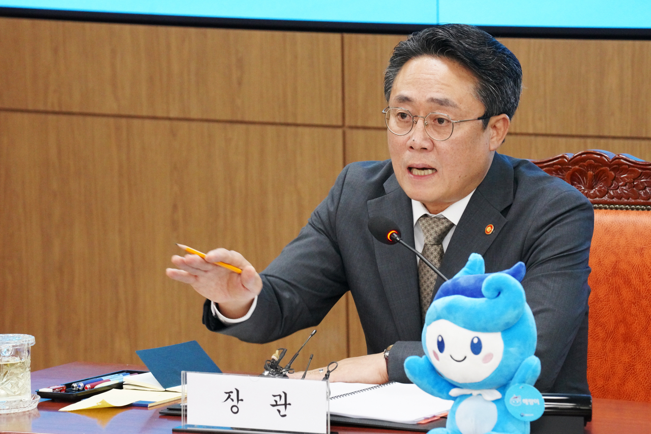 강도형 해양수산부 장관이 5일 정부세종청사에서 열린 기자간담회에서 질문에 답변하고 있다. [해양수산부 제공]