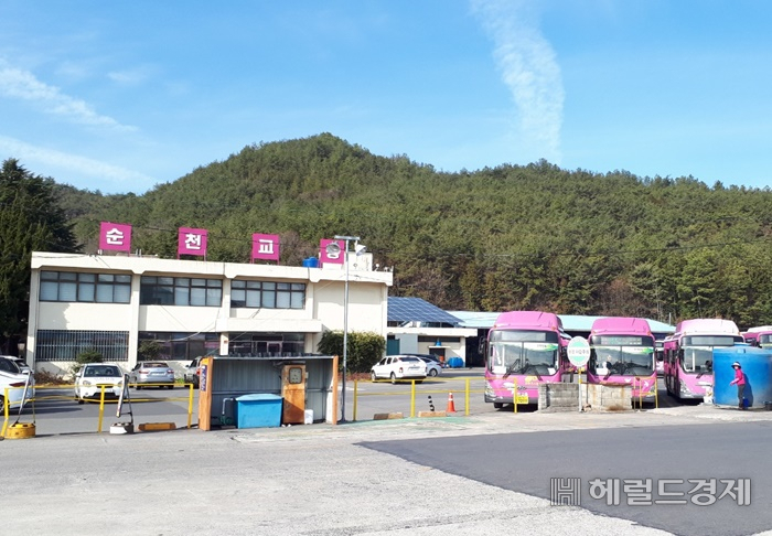 순천 지역 대표 시내버스 운수 업체인 순천교통 차고지. /박대성 기자.