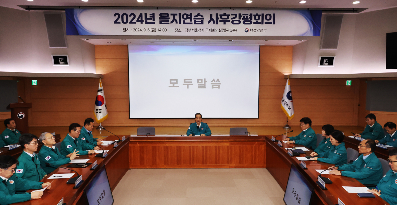 한덕수 국무총리가 6일 서울 종로구 정부서울청사 별관에서 열린 2024년 을지연습 사후강평회의에서 발언하고 있다.[연합]