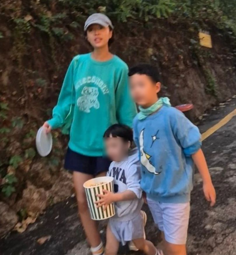 황정음과 두 아들.[인스타그램]