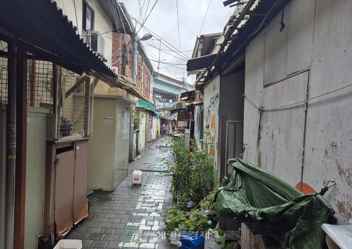 르포] “20년 사니까 드디어 재개발”…영등포 쪽방촌 주민들 연말부터 집 옮긴다 - 헤럴드경제