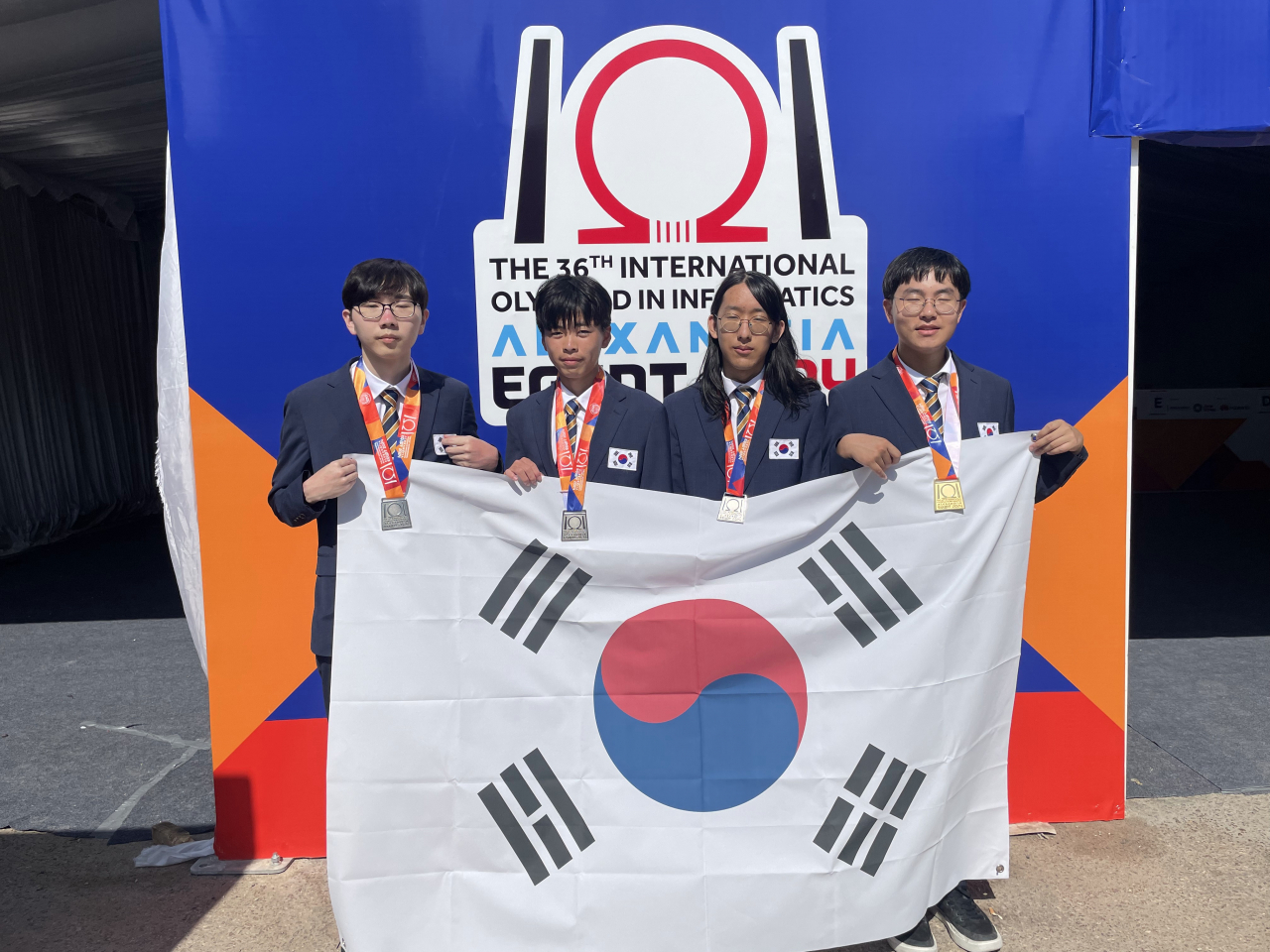 국제정보올림피아드에 출전한 한국대표단. 정희우(왼쪽부터), 정민찬, 우민규, 김은성 학생.[과학기술정보통신부 제공]