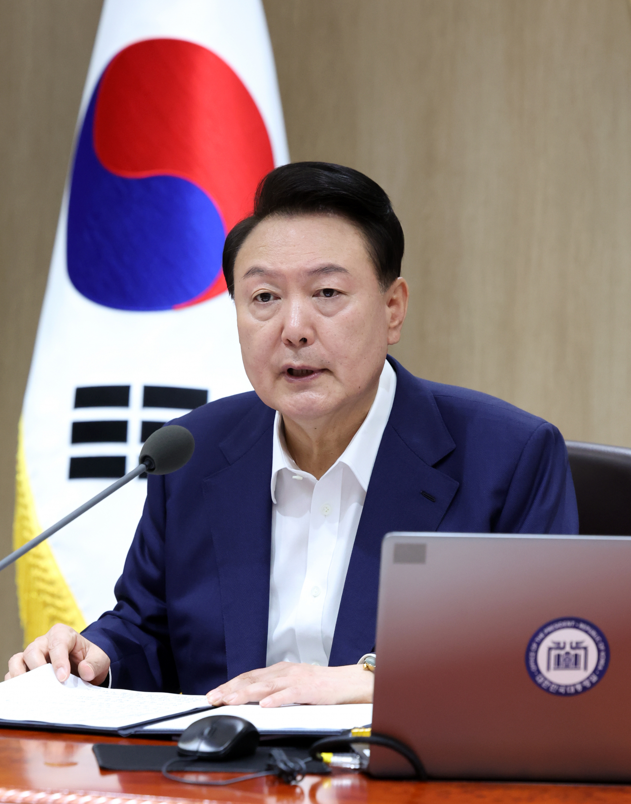 윤석열 대통령이 10일 서울 용산 대통령실 청사에서 열린 국무회의에서 발언하고 있다. [연합]
