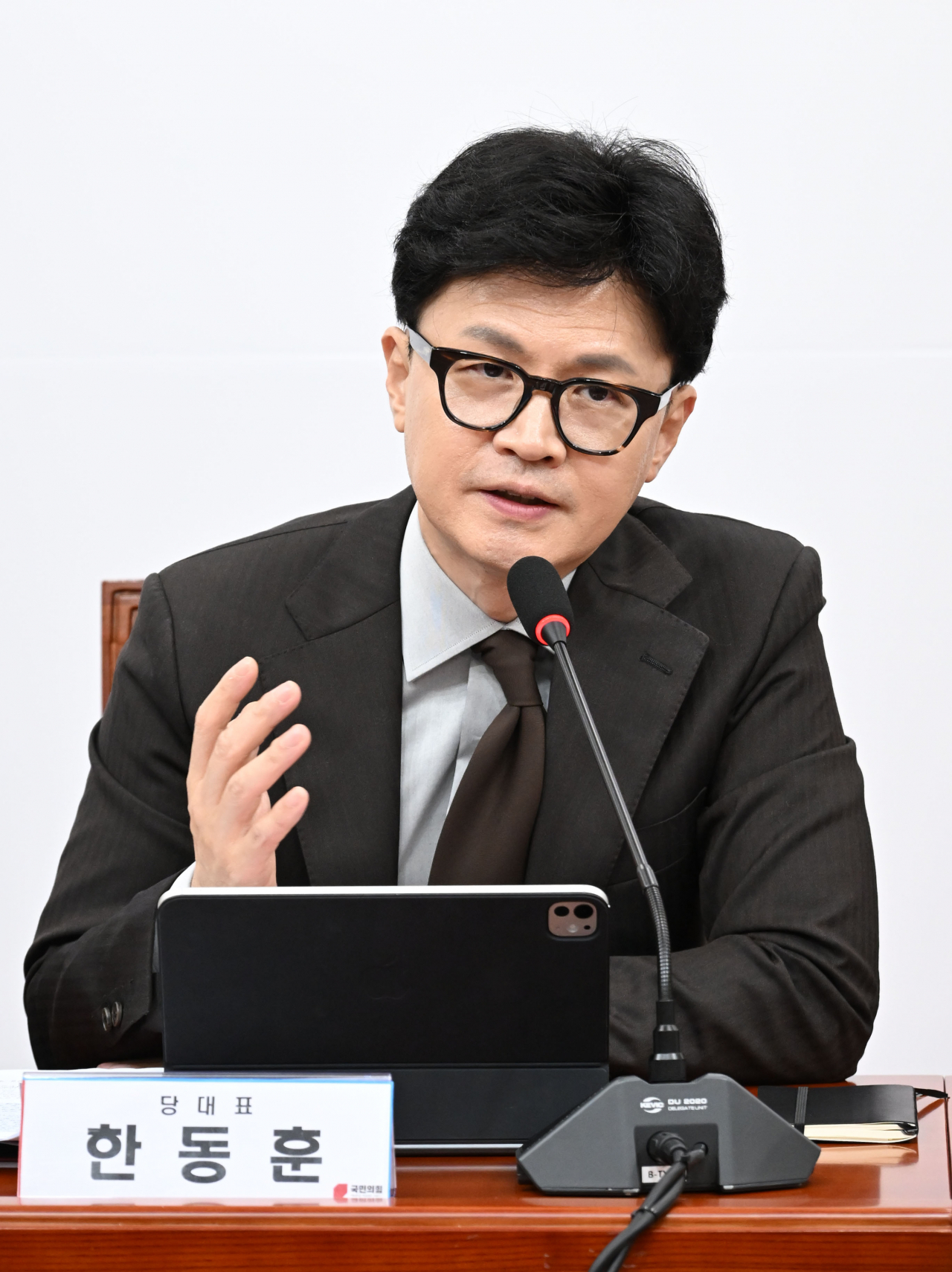 한동훈 국민의힘 대표가 9일 오전 서울 여의도 국회에서 열린 최고위원회의에 참석해 모두발언을 하고 있다. 이상섭 기자