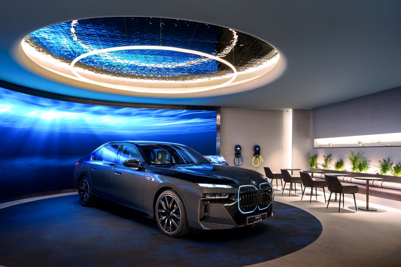 BMW 그룹 코리아가 서울 중구 회현동에 마련한 신개념 공공 전기차 충전소 'BMW 차징 허브 라운지' [BMW 그룹 코리아 제공]