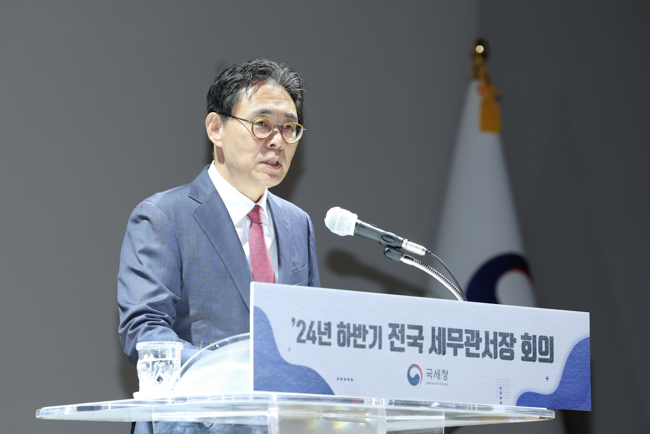 강민수 국세청장이 12일 세종 나성동 본청에서 열린 2024년 하반기 전국 세무관서장 회의에서 모두발언을 하고 있다.[국세청 제공]