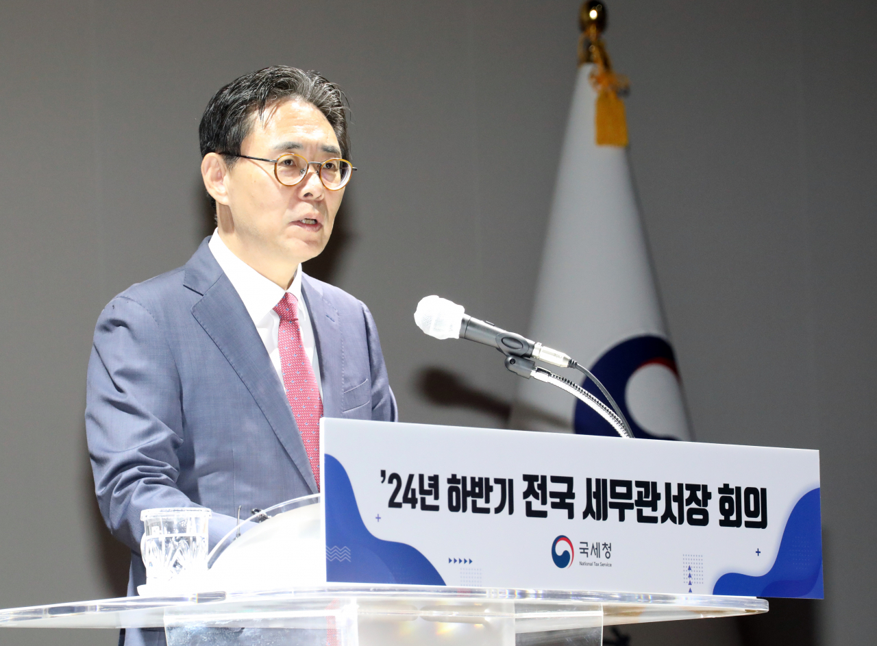 강민수 국세청장이 12일 오전 세종시 본청 대강당에서 열린 2024년 하반기 전국 세무관서장 회의에서 인사말을 하고 있다. [헤럴드경제DB]