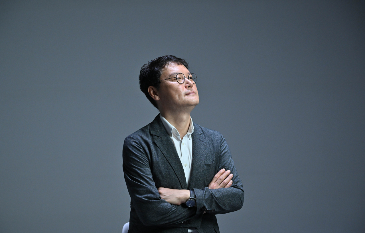 박승찬 용인대 중국학과 교수가 20일 오전 서울 용산구 헤럴드스퀘어에서 헤럴드경제와 인터뷰에 앞서 포즈를 취하고 있다. 임세준 기자