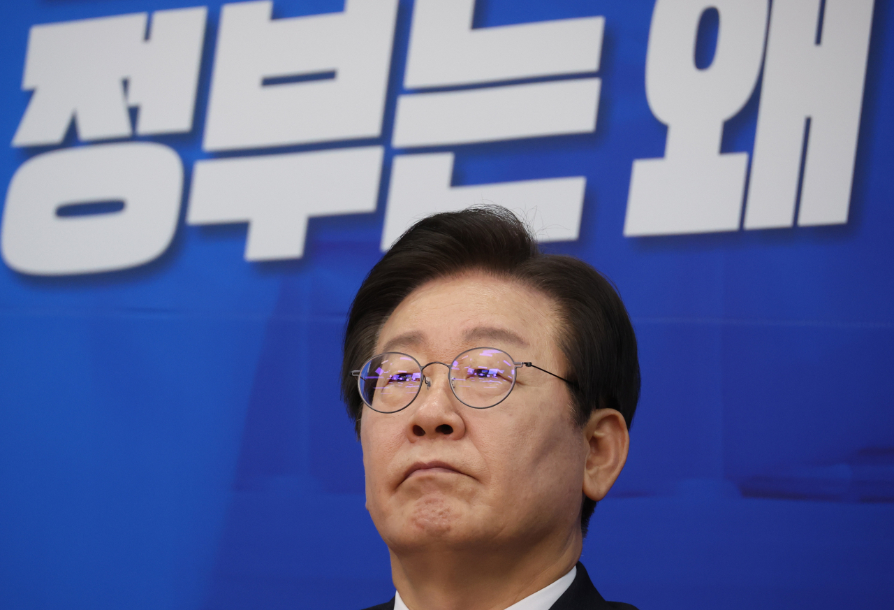더불어민주당 이재명 대표가 20일 국회에서 열린 최고위원회의에서 어두운 표정을 하고 있다. [연합]