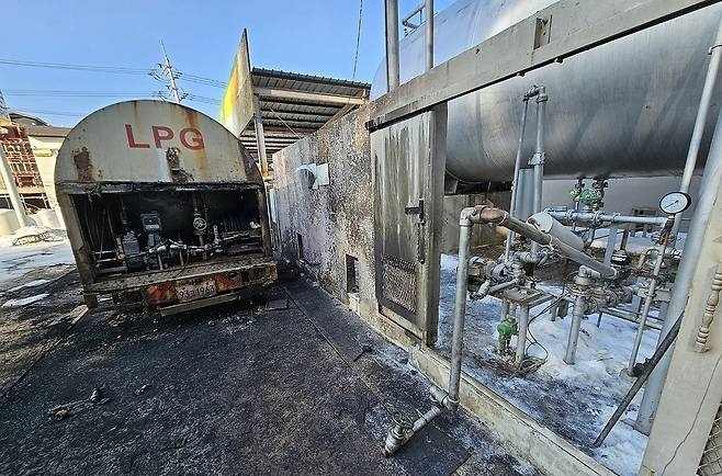 지난 1월 1일 5명의 사상자가 난 평창군 용평면 장평리 LPG 충전소 가스 폭발 사고 현장[연합]