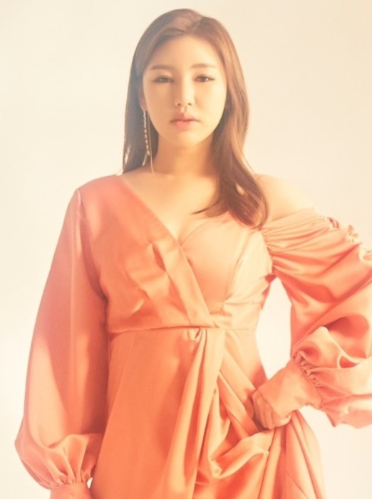 가수 송가인의 색다른 걸크러쉬 포스
