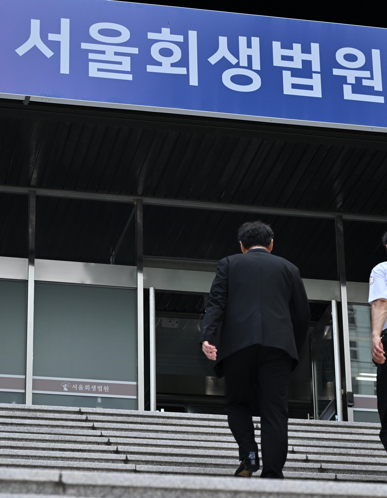 류광진 티몬 대표가 지난달 2일 오후 서울 서초구 서울회생법원에서 열린 기업회생 심문기일에 출석하고 있다. 임세준 기자