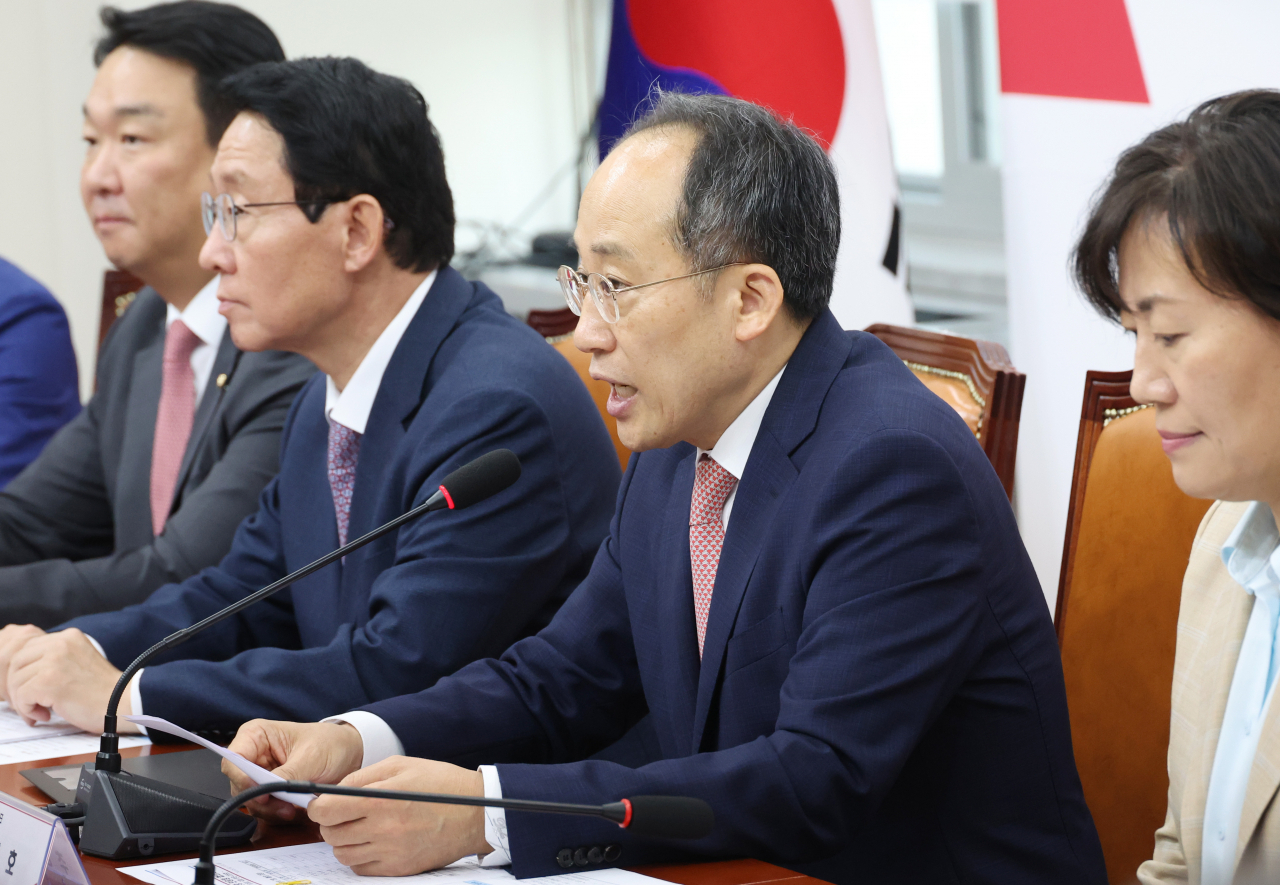 27일 국회에서 열린 한국형 소득, 경영안전망 민당정 협의회에서 국민의힘 추경호 원내대표가 발언을 하고 있다. [연합]