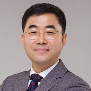 문학평론가 이치운 작가. [사진=이치운]