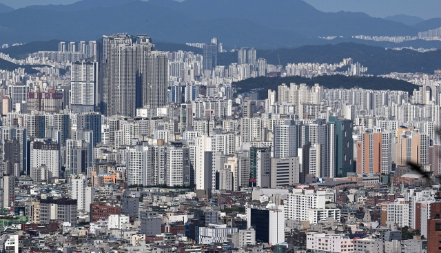 남산에서 바라본 서울 아파트 모습. 사진은 기사 내용과 무관. [이상섭 기자]